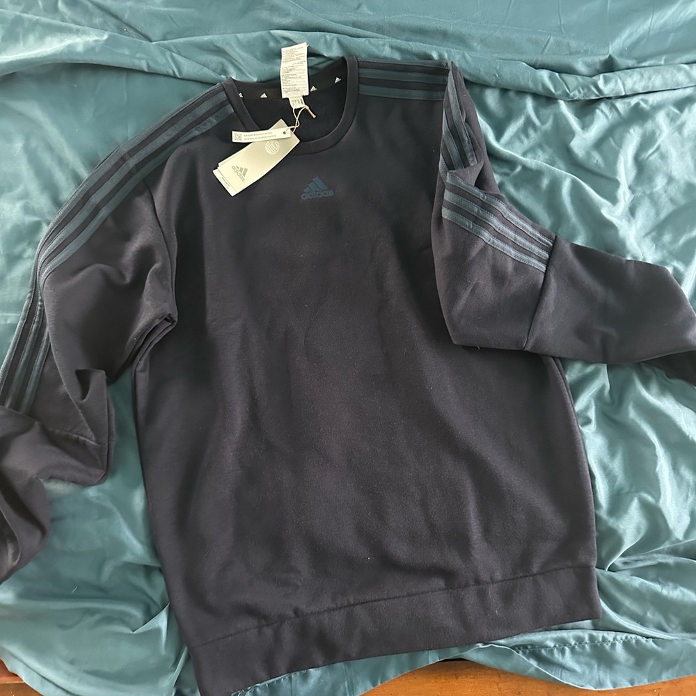 Adidas sweatshirt. Men’s hundred percent polyester. Quality 4 - Picture 4 of 5